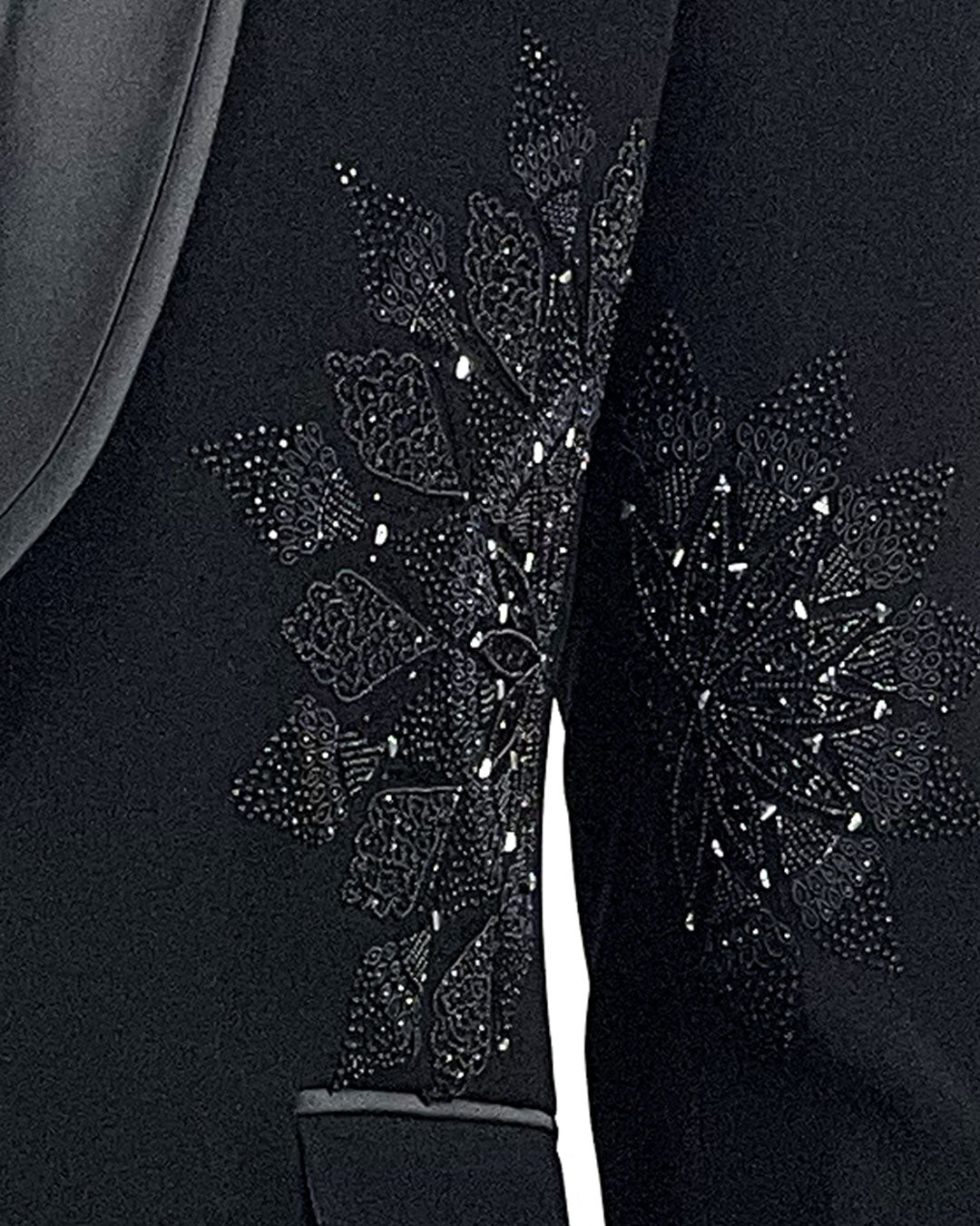 Embroidery Tuxedo 5pcs Suit